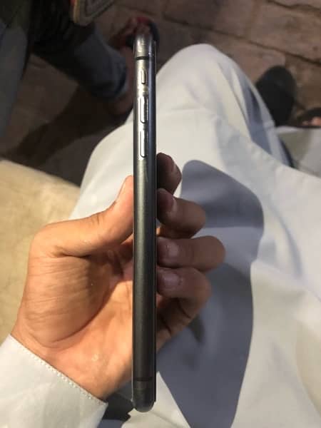 iphone 11  PTA Aprroved 4