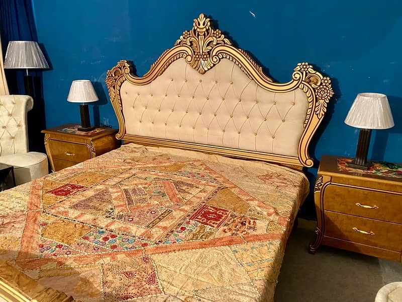 Beautiful Chinottee  bed set without mattress only month used 2