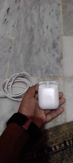 i18 airpods 0