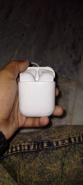 i18 airpods 1