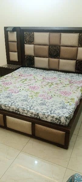 king size bed with side table and Dressing table 2