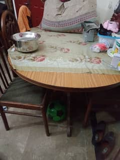 taali wood dinning table. 0