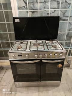Excellent condition 5 hob stove and oven