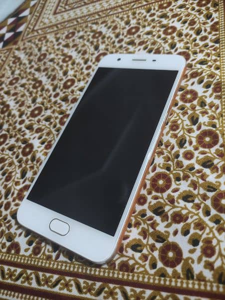 Oppo A57 with all accessories 4