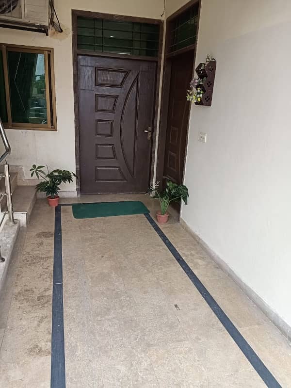 6, Marla Building Second Floor Flat Available For Office Use In Johar Town Near Expo Center 1