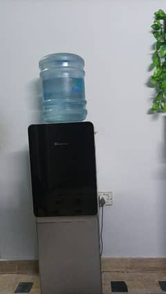 Water Dispenser Dawlance Glass finish 10/10