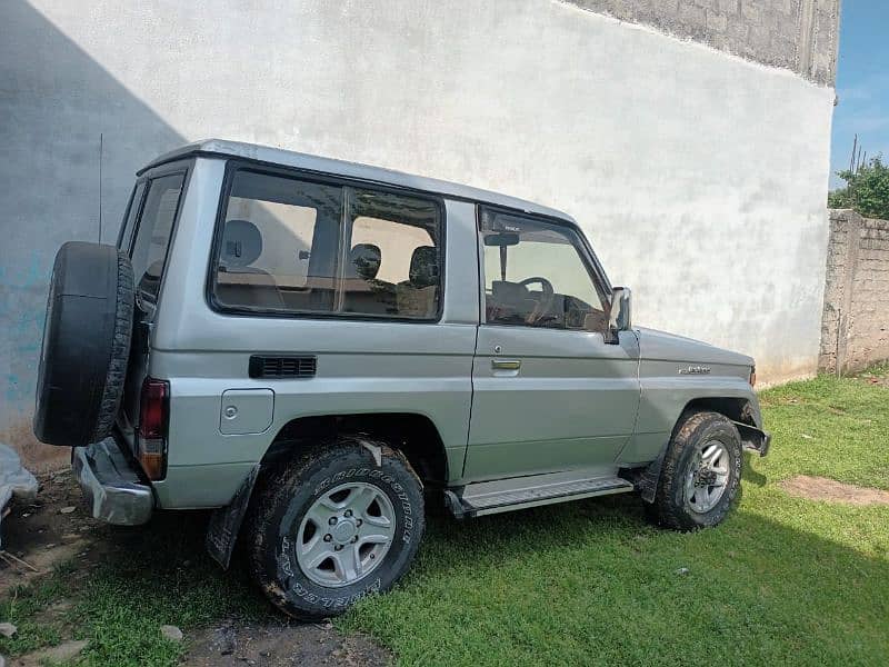 Toyota Land Cruiser 1985 3