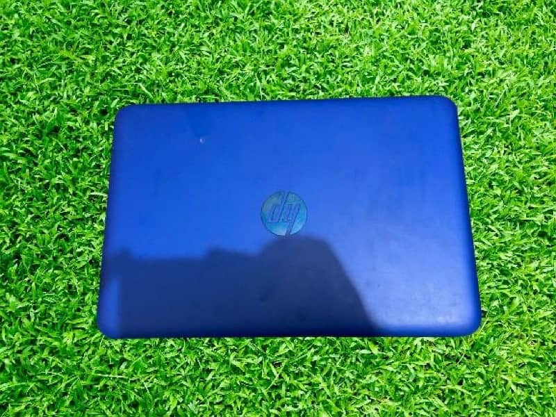 HP STREAM LAPTOP WITH CHARGER 10/10 WhatsApp number 0301-9599532 7