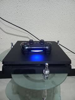 Play Station 4 with orignal controller