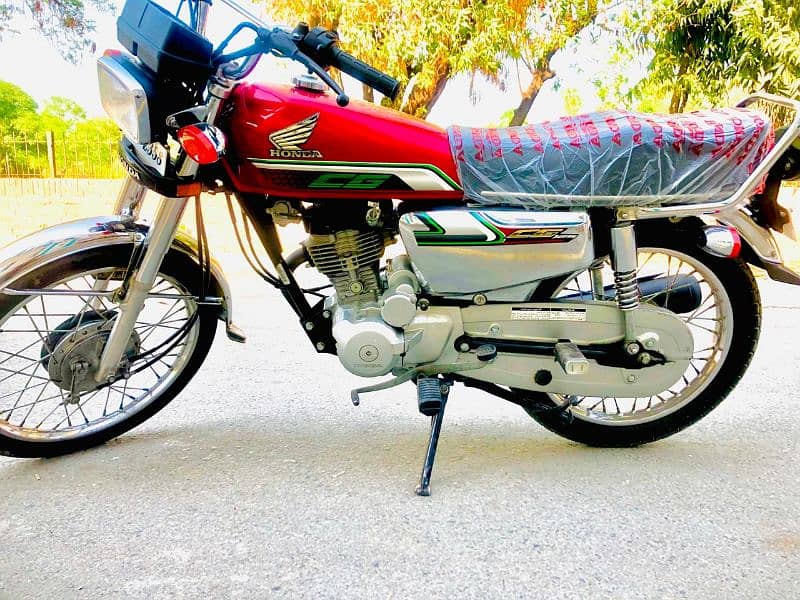 Honda 125 new condition panjab number copy later all ok no problem 1
