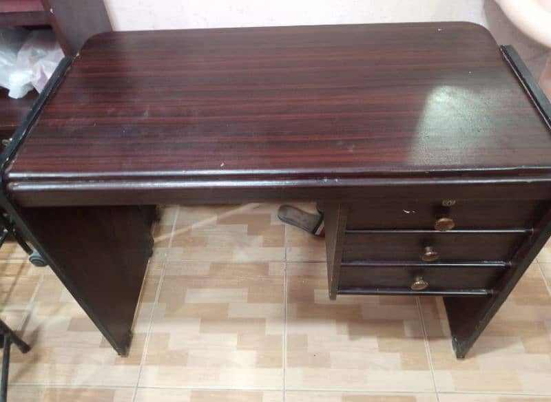 Study Table And Computer Table | Price : 5000 1