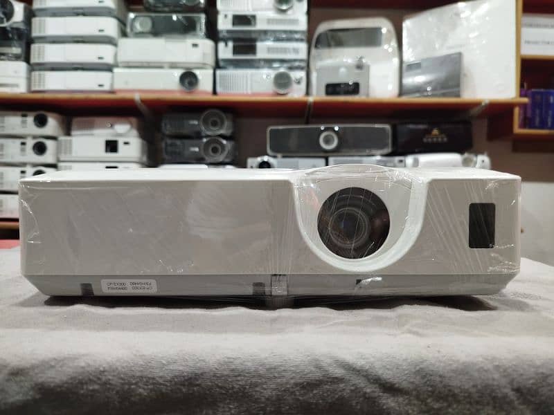 Imported projectors in excellent condition 2