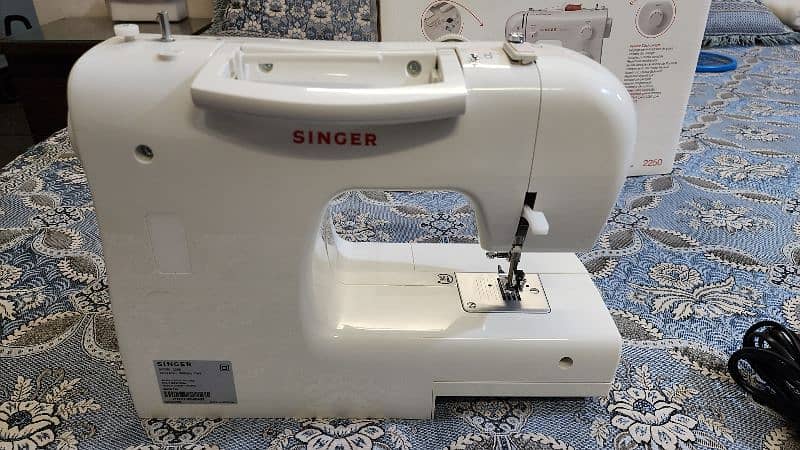 Singer Tradition 2250 Swing Machine 5