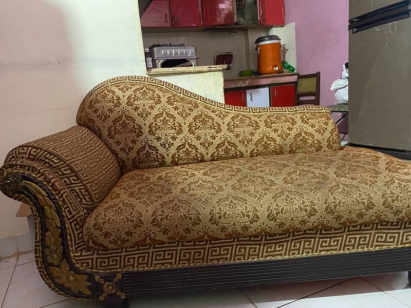 SOFA SET 7 SEATER AVAILABLE FOR SELL NEW CONDITION BUT IN USED 1