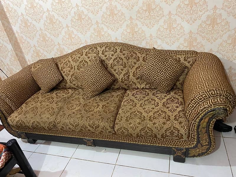 SOFA SET 7 SEATER AVAILABLE FOR SELL NEW CONDITION BUT IN USED 3