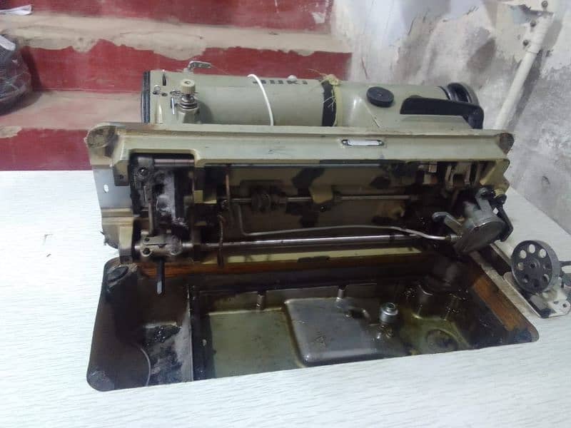 Juki Sewing Machine for urgent sale 2