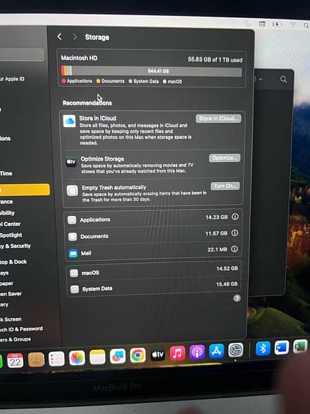 Apple macbook pro 13 inch 2018 core i7 16GB 1TB 15