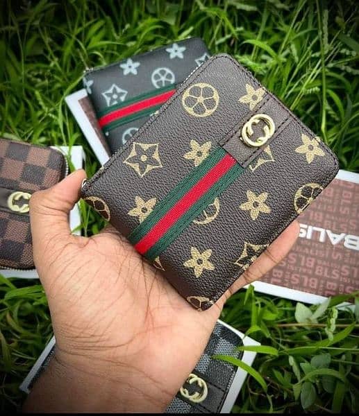 Unisex Gucci & Louis Vuitton wallets 2