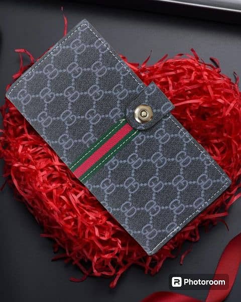 Unisex Gucci & Louis Vuitton wallets 4