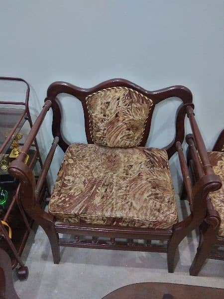 6 seater sofa set and center table 2