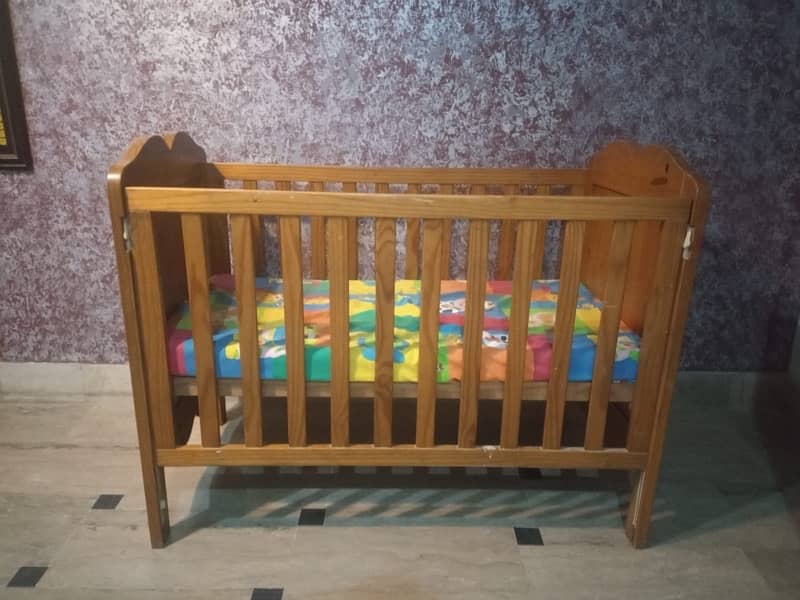 baby cot made of pure shesham wood 1