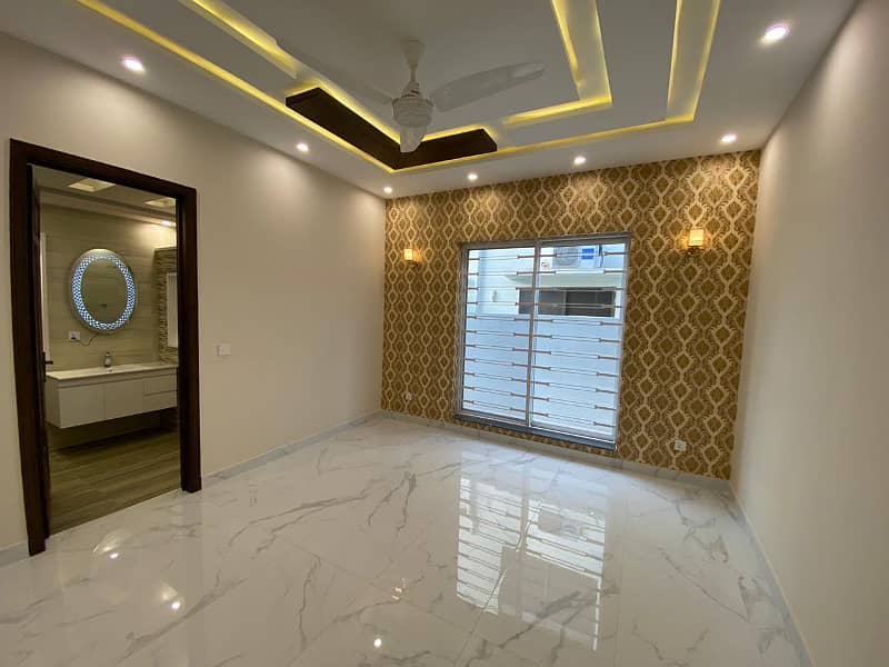 10 Marla House For Sale In Gulbahar Block Bahria Town Lahore 4