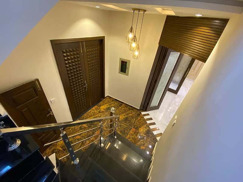 10 Marla House For Sale In Gulbahar Block Bahria Town Lahore 6