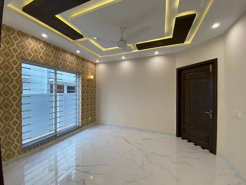10 Marla House For Sale In Gulbahar Block Bahria Town Lahore 8