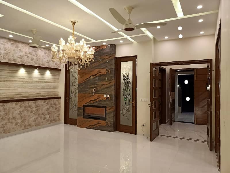 10 Marla House For Sale In Jasmine Block Bahria Town Lahore 10