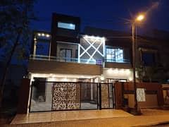 10 Marla House For Sale In Janiper Block Bahria Town Lahore