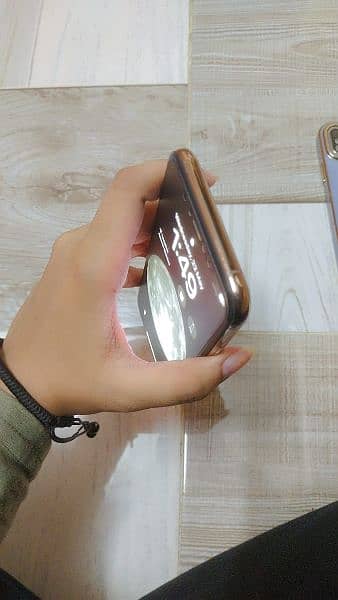 Iphone XS 4