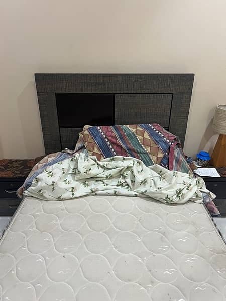 Complete bed set with mattress 3