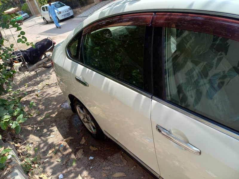 Nissan bluebird sylphy Pearl White colour mileage 150000 8