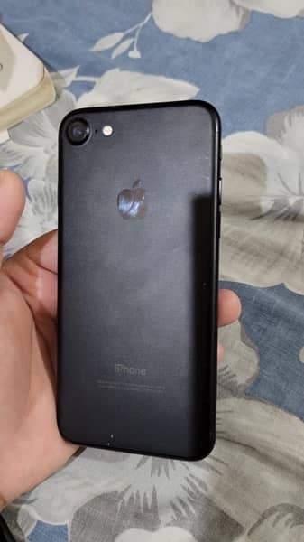 iphone 7 32gb pta approve with phone cover 8