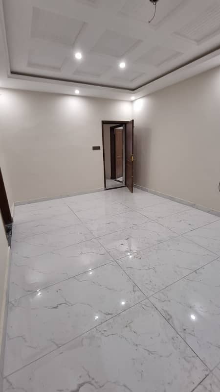 Ground floor position for rent 3 bed dd 400 yd location Gulshan-E-Iqbal block 6 2