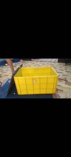 large capacity storage box with lid 0