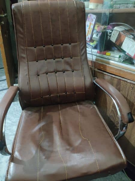 office chair in used condition 4