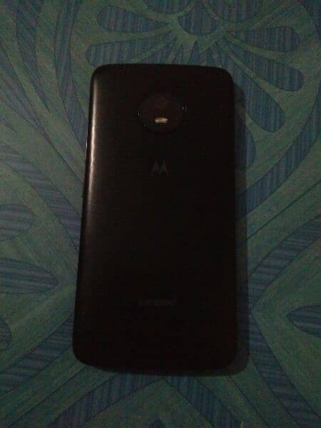 Moto E4 0