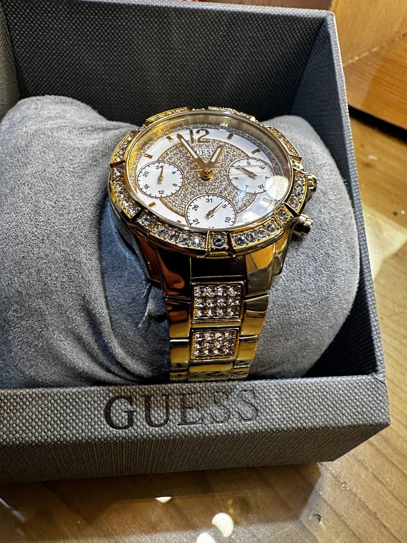 Ladies guess watch orignal lush condition hardly used 6