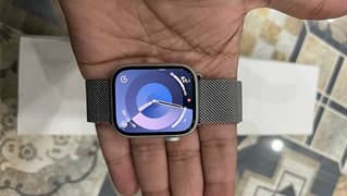 Apple Watch Series 8 10/10 screen with box