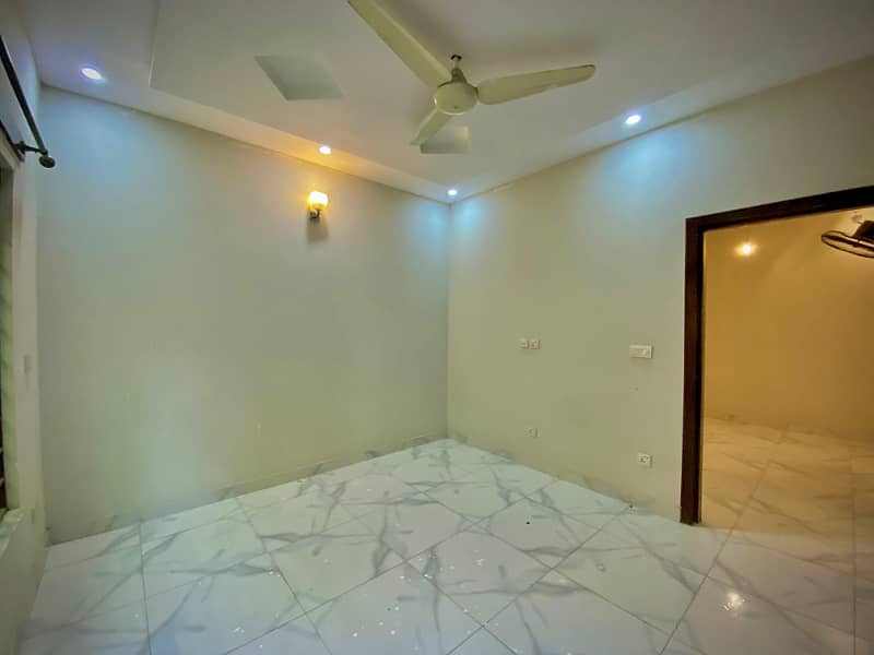 10 Marla used beautiful house Bahria town phase 2 11