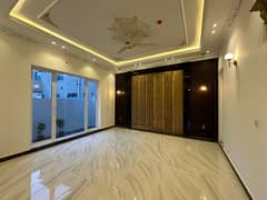 10 Marla Brand New house For Rent In Park View City Lahore. 0