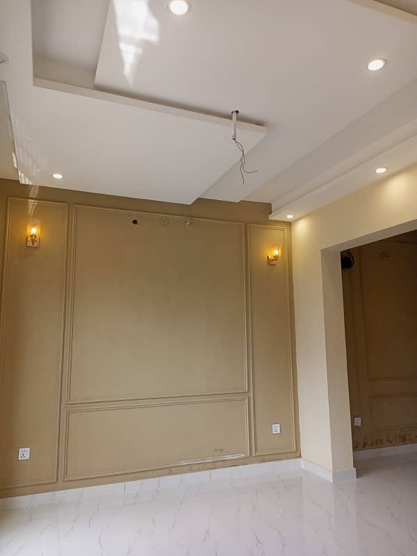 10 Marla Brand New Upper Portion For Rent In Park View City Lahore. 7