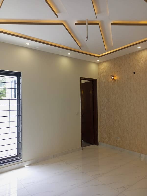 10 Marla Beautifully Designed Upper Portion For Rent In Park View City Lahore. 1