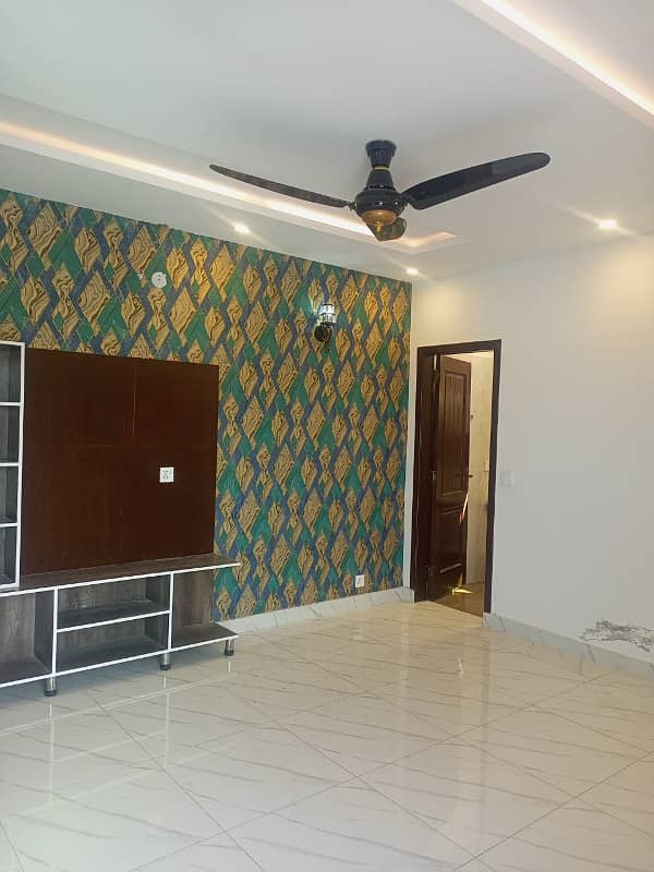 5 Marla Brand New house For Rent In Park View City Lahore. 4