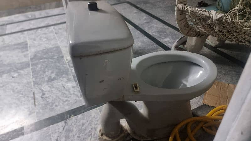 Commode in good condition 4