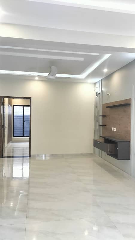 5 Marla Brand New Lower Portion For Rent In Park View City Lahore. 1