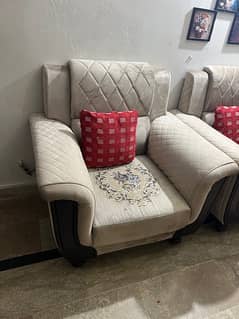 5 Seater Brand New condition sofa set for urgent sale