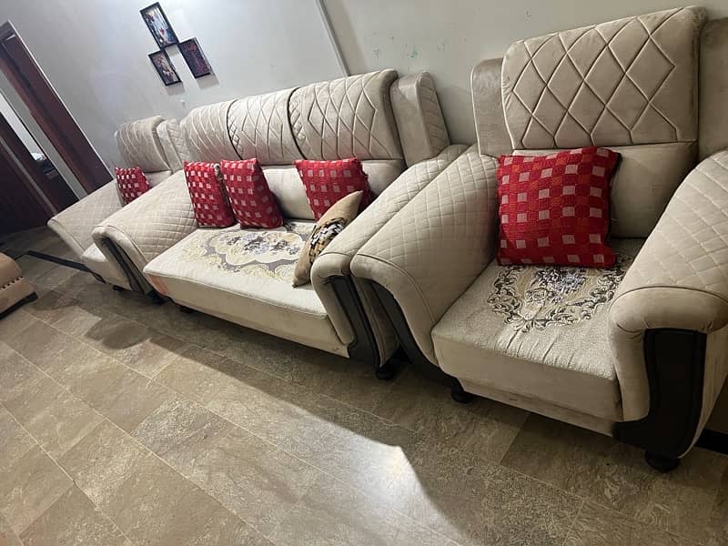 URGENT 5 Seater Brand New condition sofa set for  sale 3