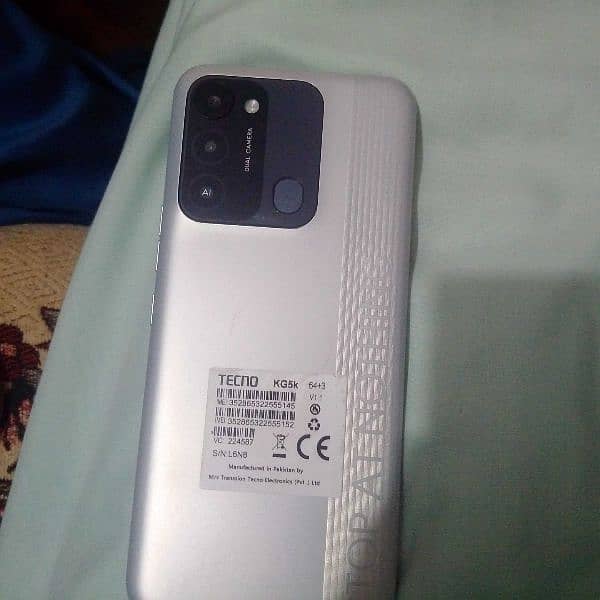 Tecno spark 8c 3+3/64 for sale good battery condition slow charging 3